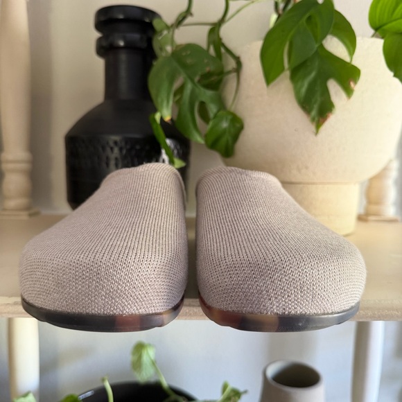 Rothy’s The Casual Clog in Dove (9) - Picture 2 of 14